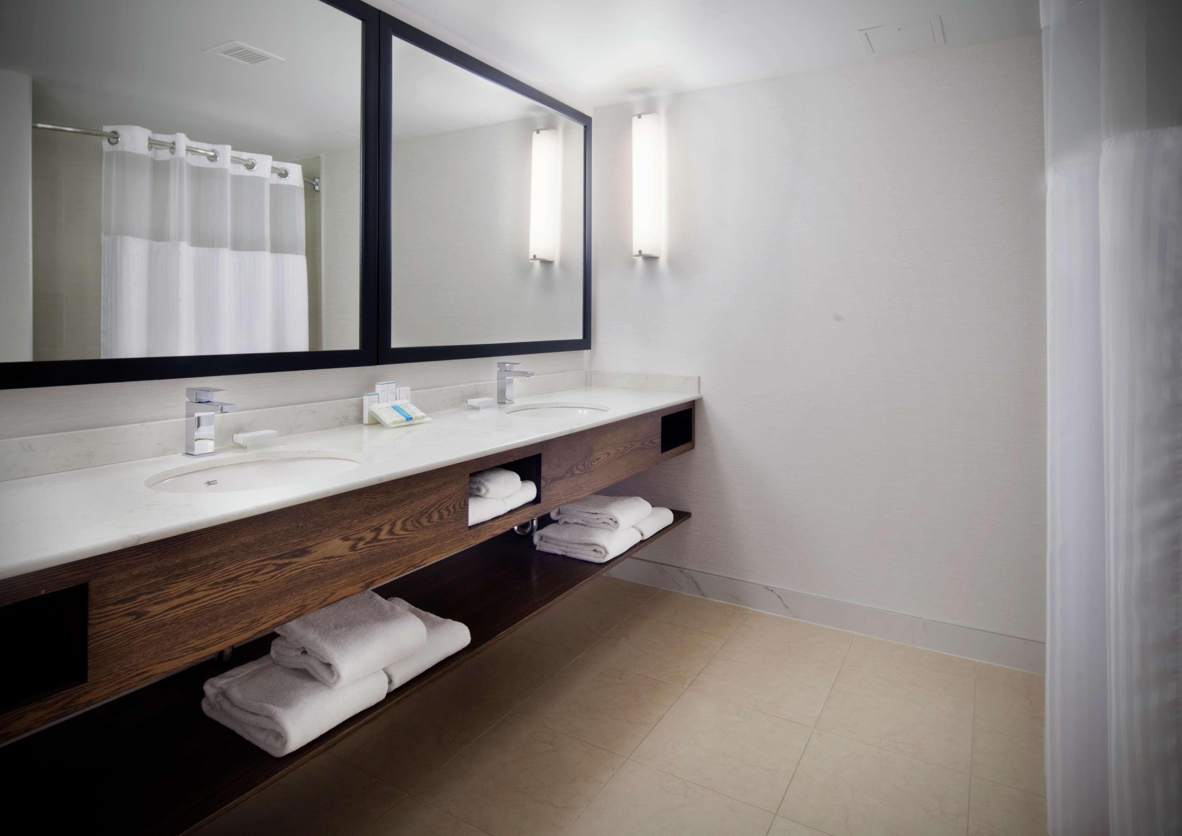 Hilton Garden Inn Montreal Airport Dorval Habitación foto