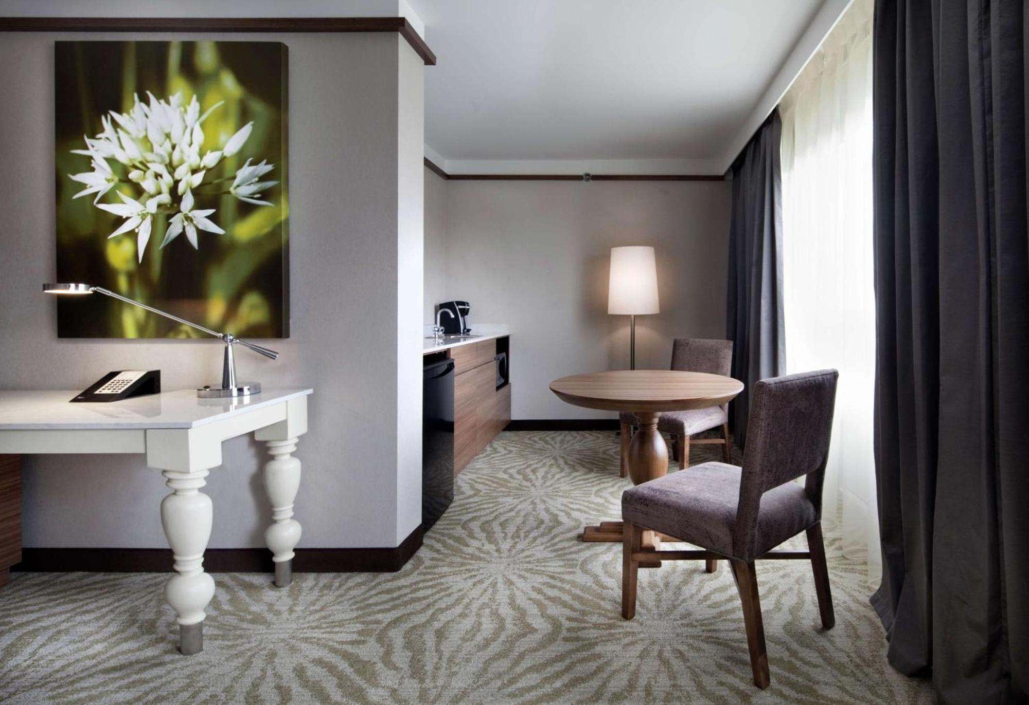 Hilton Garden Inn Montreal Airport Dorval Exterior foto