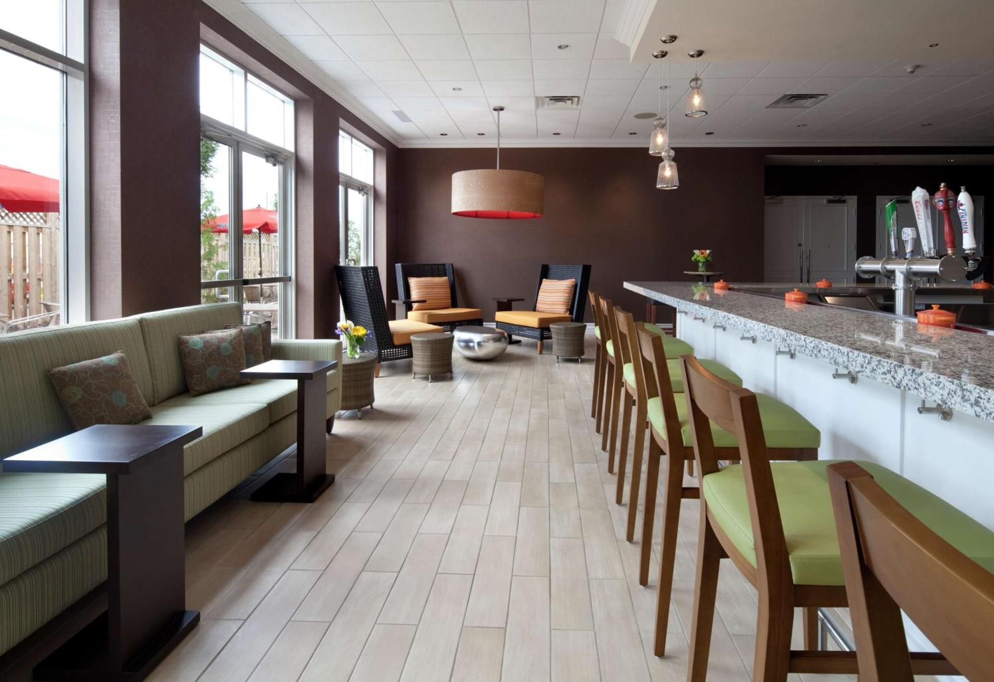 Hilton Garden Inn Montreal Airport Dorval Exterior foto
